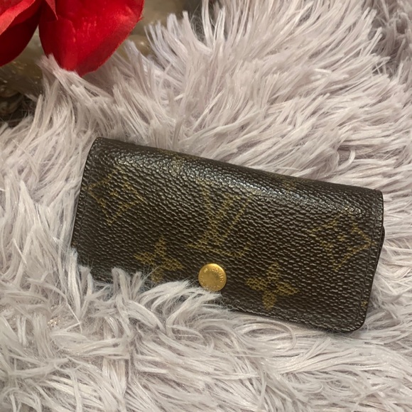 🌹 REPOSH • Vintage Louis Vuitton Dark Brown Signature Monogram Key Holder - Picture 1 of 16